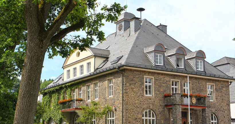 Hintergrund_Rathaus_02