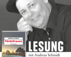 Andreas Schmidt stellt seinen Krimi „FördeGrauen“ vor.